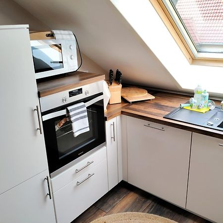 Ferienwohnung Am Waldesrand - Garten, Terrasse, Grill, Luftkuehler, Massagesessel, Kinderspielecke, Spielekonsole Cottbus Kültér fotó