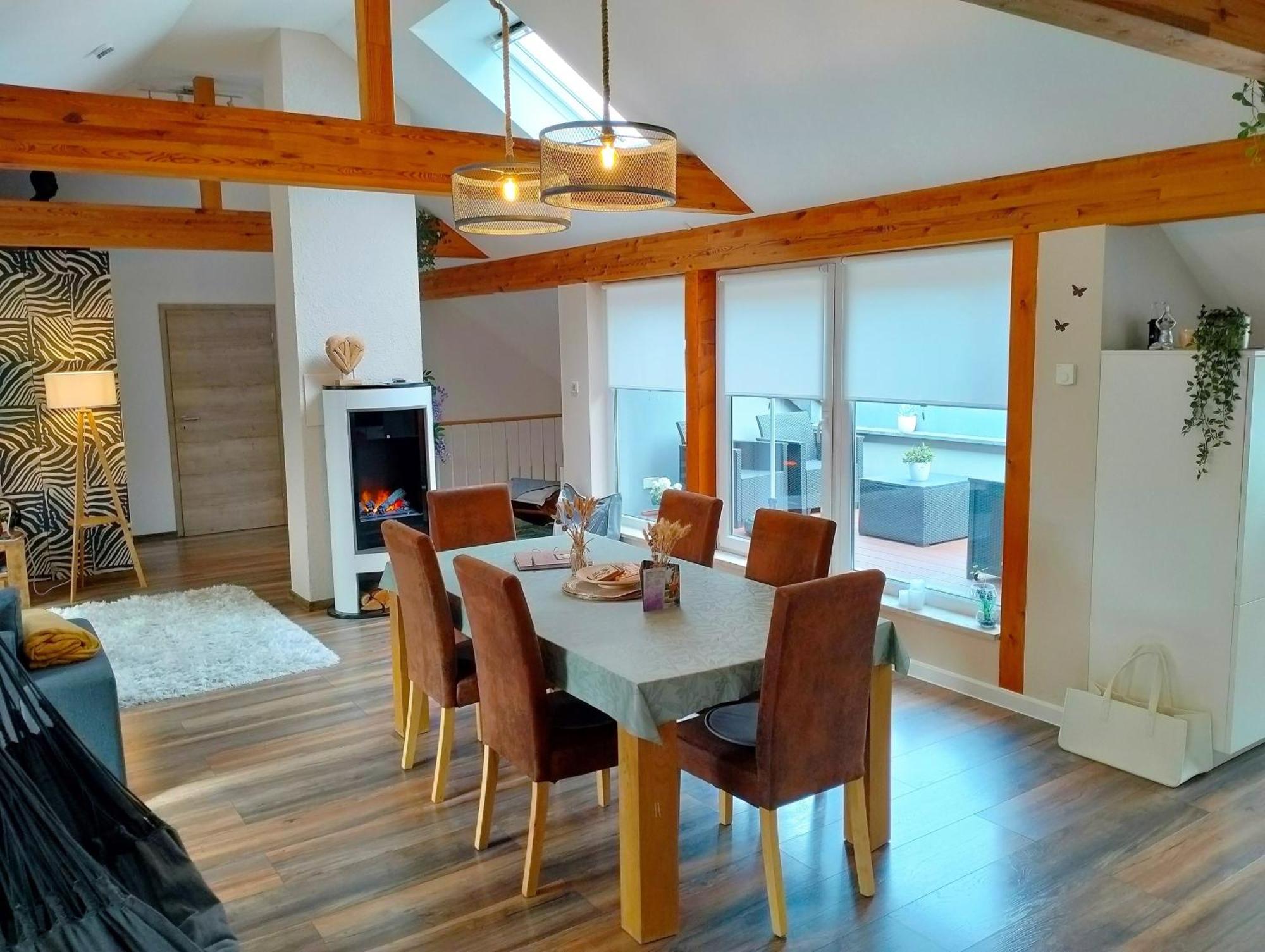 Ferienwohnung Am Waldesrand - Garten, Terrasse, Grill, Luftkuehler, Massagesessel, Kinderspielecke, Spielekonsole Cottbus Kültér fotó