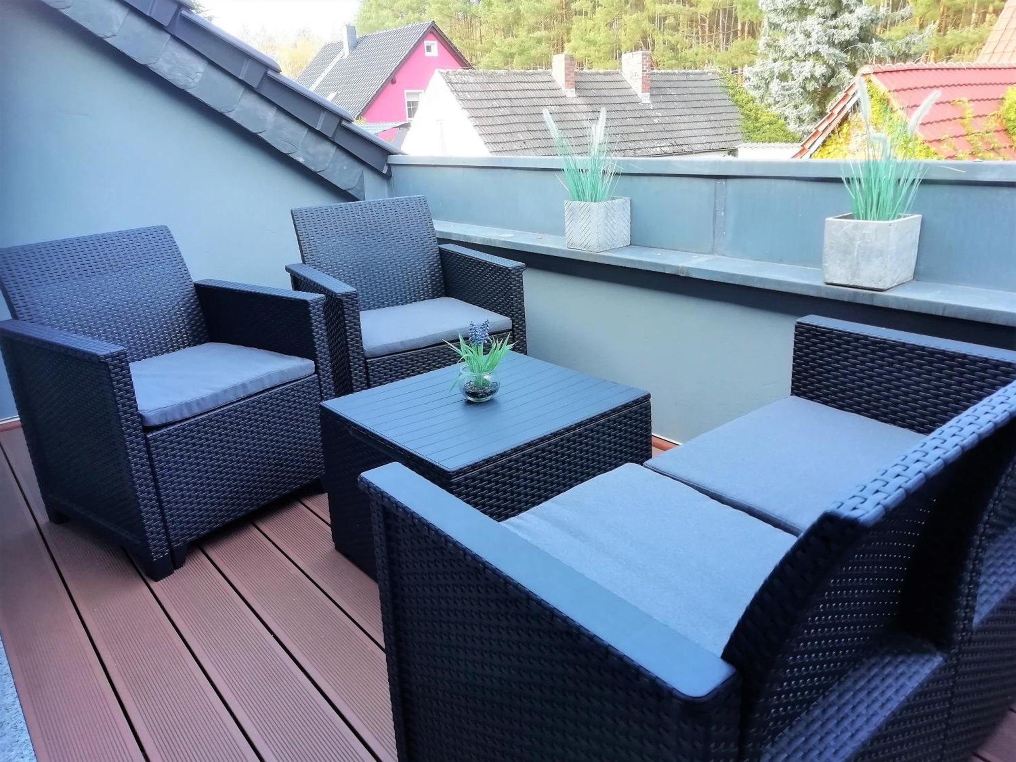 Ferienwohnung Am Waldesrand - Garten, Terrasse, Grill, Luftkuehler, Massagesessel, Kinderspielecke, Spielekonsole Cottbus Kültér fotó